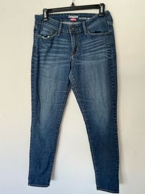 Denizen from Levi’s Modern Skinny Jeans Size 8 Medium Wash Stretch Denim